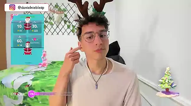 Snapshot of Jackson_Careyy chatting on December 15, 2024, 10:26 pm Jackson Careyy online show from December 15, 2024, 10:26 pm