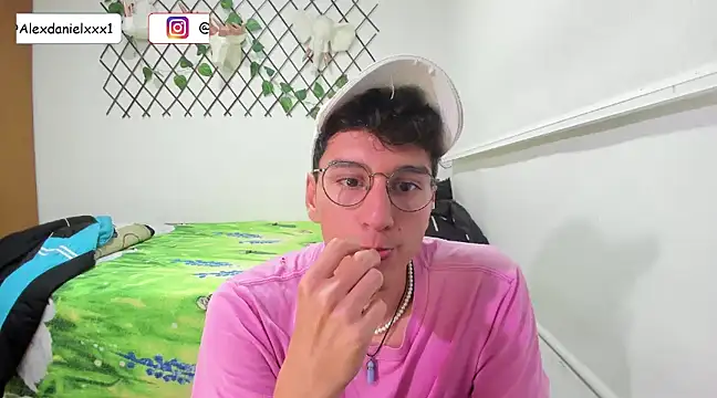 Snapshot of Jackson_Careyy chatting on March 8, 2025, 11:18 pm Jackson Careyy online show from March 8, 2025, 11:18 pm