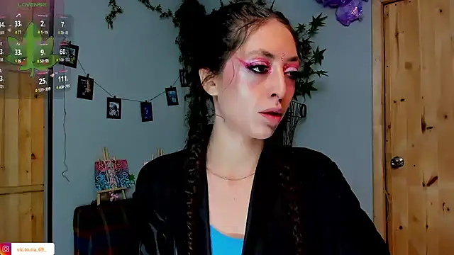 VickyJackson  online show from January 7, 2026, 5:59 pm