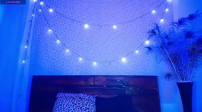 DaMikaela  online show from January 25, 2025, 1:41 pm