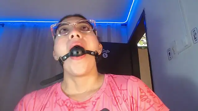 DaMikaela  online show from February 12, 2025, 7:35 pm