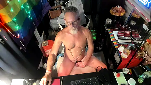 Snapshot of Daddysthick chatting on September 26, 2025, 3:54 am Daddysthick online show from September 26, 2025, 3:54 am