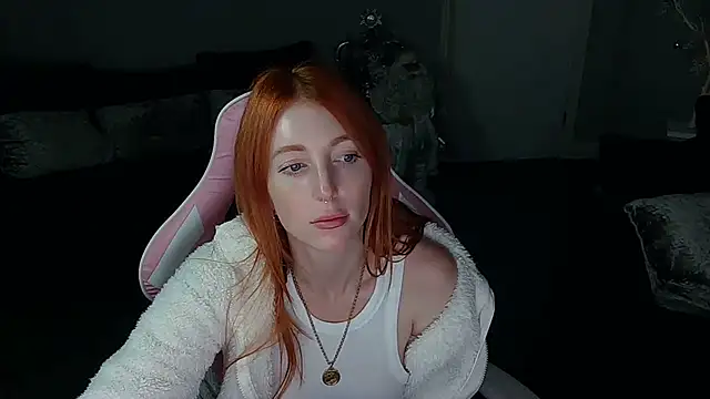 Snapshot of Red_firesquirt chatting on December 12, 2024, 2:33 pm Red firesquirt online show from December 12, 2024, 2:33 pm