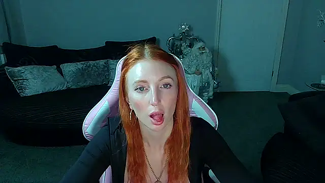 Snapshot of Red_firesquirt chatting on December 17, 2024, 2:22 pm Red firesquirt online show from December 17, 2024, 2:22 pm