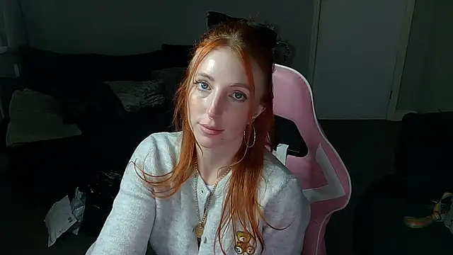 Snapshot of Red_firesquirt chatting on January 20, 2025, 4:01 pm Red firesquirt online show from January 20, 2025, 4:01 pm