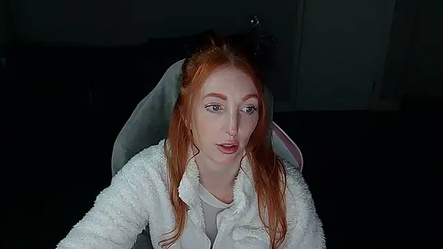 Snapshot of Red_firesquirt chatting on February 11, 2025, 2:46 pm Red firesquirt online show from February 11, 2025, 2:46 pm