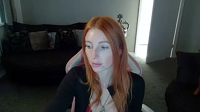 Snapshot of Red_firesquirt chatting on September 25, 2025, 2:21 pm Red firesquirt online show from September 25, 2025, 2:21 pm