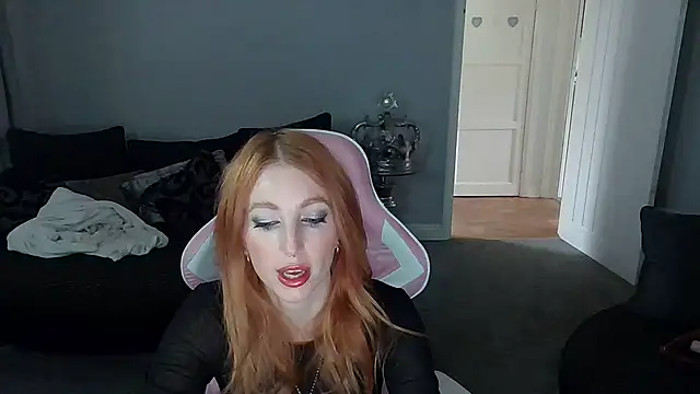 Snapshot of Red_firesquirt chatting on October 15, 2025, 10:37 am Red firesquirt online show from October 15, 2025, 10:37 am