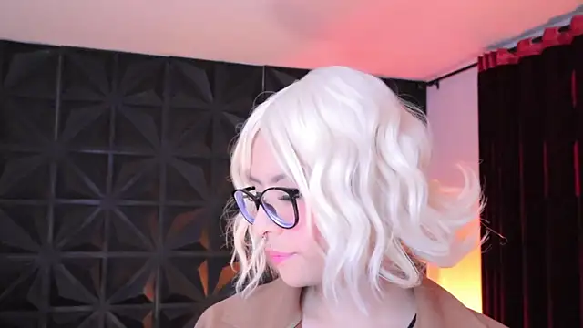 Snapshot of Misselektra__ chatting on February 17, 2025, 3:36 am Misselektra   online show from February 17, 2025, 3:36 am