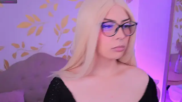 Snapshot of Misselektra__ chatting on September 17, 2025, 4:36 am Misselektra   online show from September 17, 2025, 4:36 am