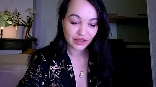 Lilie romeo online show from December 23, 2024, 4:50 pm