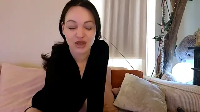 Lilie romeo online show from May 16, 2026, 10:36 am