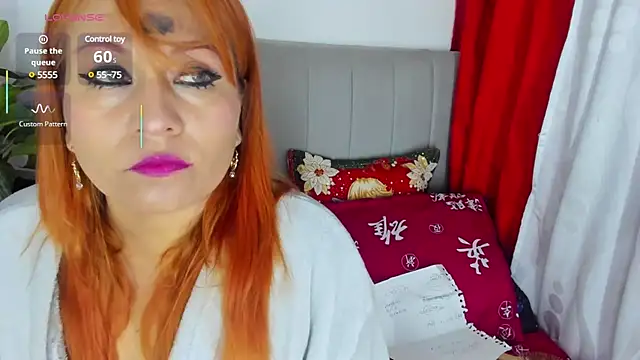 Snapshot of Victoria_Caruso chatting on March 6, 2025, 12:43 am Victoria Caruso online show from March 6, 2025, 12:43 am