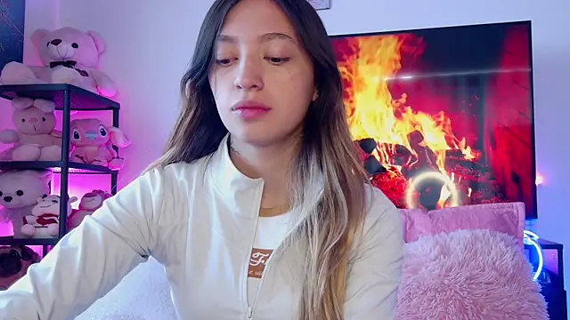 Snapshot of TiffanyBela chatting on February 25, 2026, 7:45 pm TiffanyBela online show from February 25, 2026, 7:45 pm