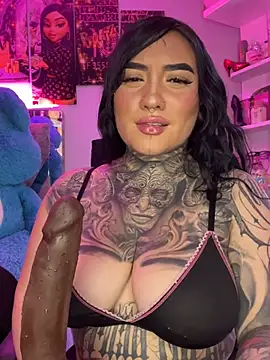 CloeeBeckam online show from April 16, 2026, 4:35 am