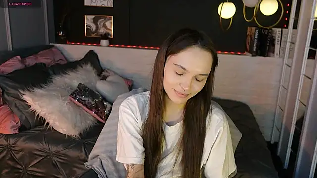 Snapshot of ChloeSunny chatting on April 8, 2026, 9:15 pm ChloeSunny online show from April 8, 2026, 9:15 pm