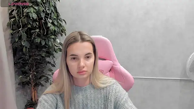 Donna Evans online show from February 24, 2025, 12:09 am