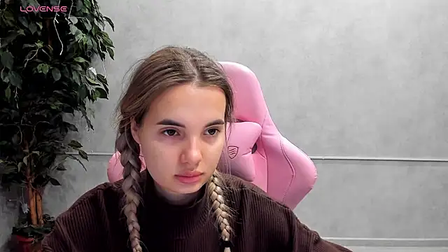 Donna Evans online show from March 8, 2025, 12:00 am