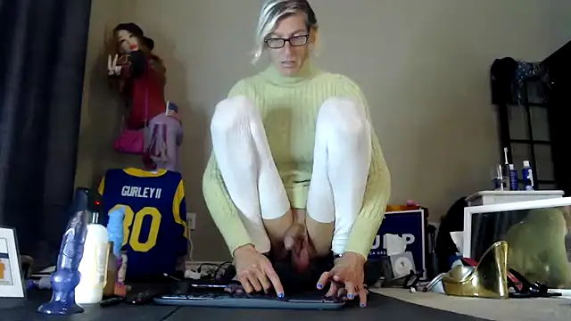 Snapshot of Taylorsexbot chatting on December 13, 2024, 1:37 am Taylorsexbot online show from December 13, 2024, 1:37 am