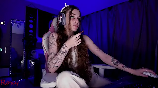 wet dream  online show from October 21, 2025, 10:21 pm