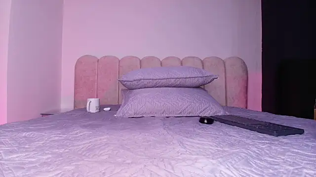 lucyy gray online show from November 19, 2025, 3:06 am