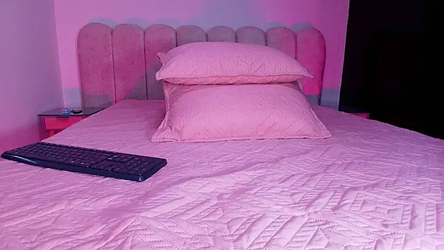 lucyy gray online show from November 28, 2025, 3:09 am