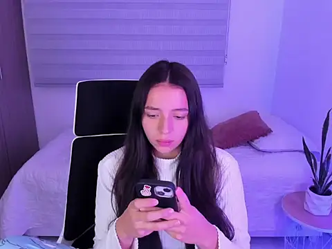 Snapshot of Camila_ec2 chatting on February 25, 2026, 2:10 am Camila ec2 online show from February 25, 2026, 2:10 am