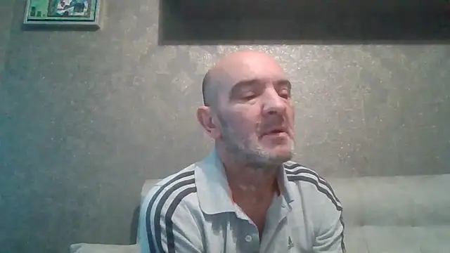 Snapshot of skorpibg65 chatting on February 8, 2026, 2:42 pm skorpibg65 online show from February 8, 2026, 2:42 pm