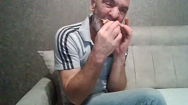 Snapshot of skorpibg65 chatting on February 9, 2026, 6:23 pm skorpibg65 online show from February 9, 2026, 6:23 pm