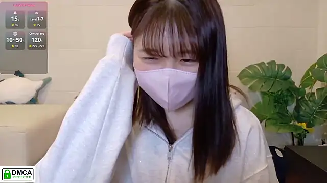 SUZU  online show from March 23, 2026, 1:04 pm