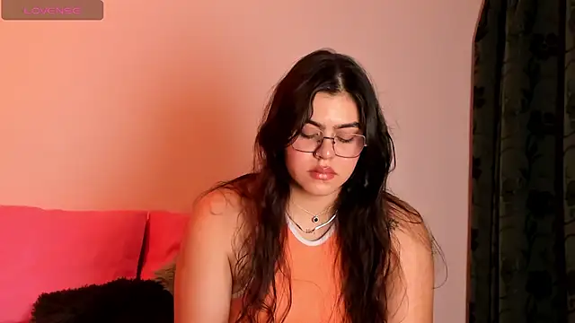 veronica185 online show from May 26, 2026, 2:51 am
