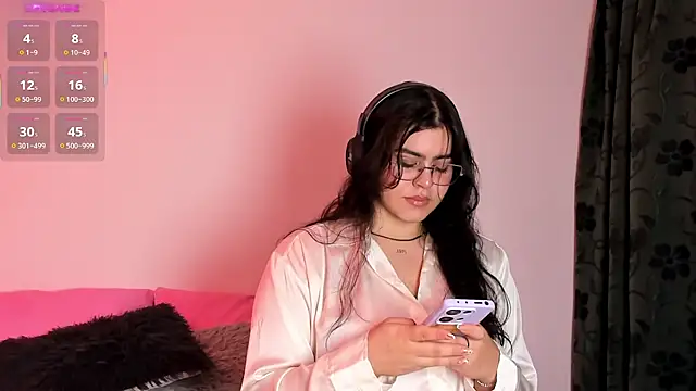 Snapshot of veronica185 chatting on July 8, 2026, 3:11 am veronica185 online show from July 8, 2026, 3:11 am