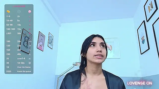 Snapshot of littlee_emilyy_ chatting on December 5, 2024, 10:12 pm littlee emilyy  online show from December 5, 2024, 10:12 pm