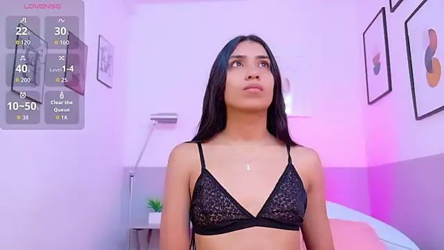 Snapshot of littlee_emilyy_ chatting on December 4, 2025, 11:24 pm littlee emilyy online show from December 4, 2025, 11:24 pm