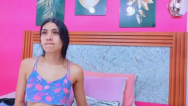 Snapshot of littlee_emilyy_ chatting on March 24, 2026, 12:43 pm littlee emilyy online show from March 24, 2026, 12:43 pm