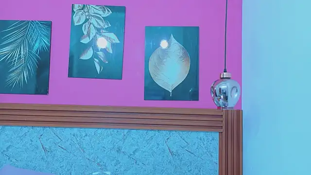 Snapshot of littlee_emilyy_ chatting on April 4, 2026, 12:46 pm littlee emilyy online show from April 4, 2026, 12:46 pm