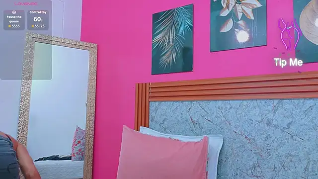 Snapshot of littlee_emilyy_ chatting on April 6, 2026, 12:39 pm littlee emilyy online show from April 6, 2026, 12:39 pm