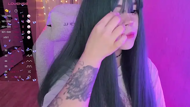 SelenaCute online show from March 27, 2026, 5:46 am