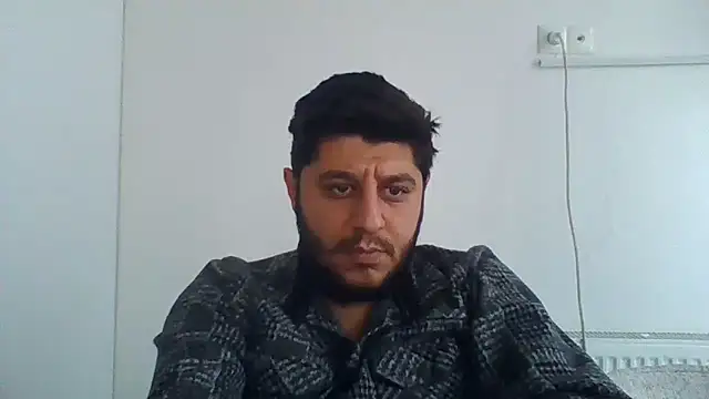 erkekkkadam online show from December 24, 2024, 1:17 pm