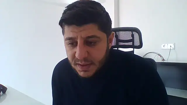 erkekkkadam online show from January 15, 2025, 6:54 am