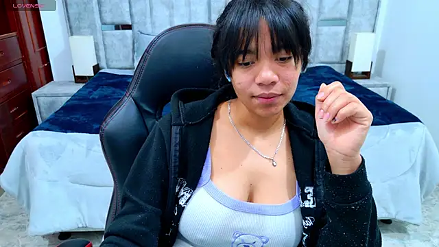 Snapshot of laureentt_ chatting on February 3, 2026, 3:15 am laureentt online show from February 3, 2026, 3:15 am