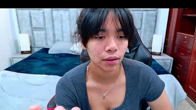 Snapshot of laureentt_ chatting on February 7, 2026, 3:10 am laureentt online show from February 7, 2026, 3:10 am