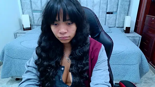 Snapshot of laureentt_ chatting on February 17, 2026, 3:14 am laureentt online show from February 17, 2026, 3:14 am