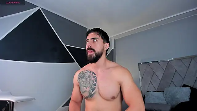 Snapshot of Markbrown chatting on January 10, 2025, 1:32 am Markbrown online show from January 10, 2025, 1:32 am