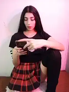 Felicia smok3 online show from December 6, 2024, 2:35 am