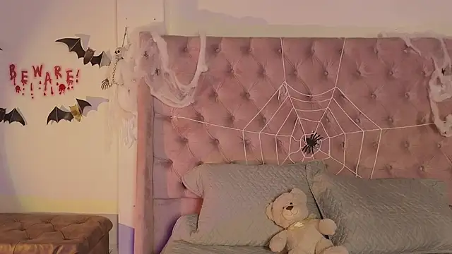  Linoshka 1 online show from October 30, 2025, 9:48 pm