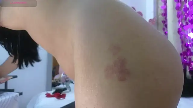 lovely trix online show from February 28, 2025, 9:44 pm