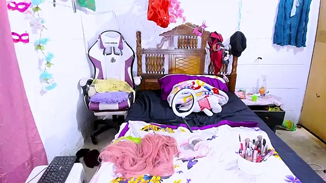 SofiaOlivares online show from March 28, 2026, 2:27 pm