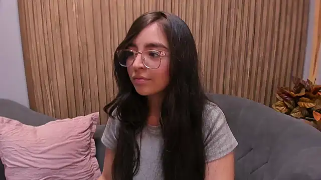 Eva Macalliter online show from January 24, 2025, 3:22 am