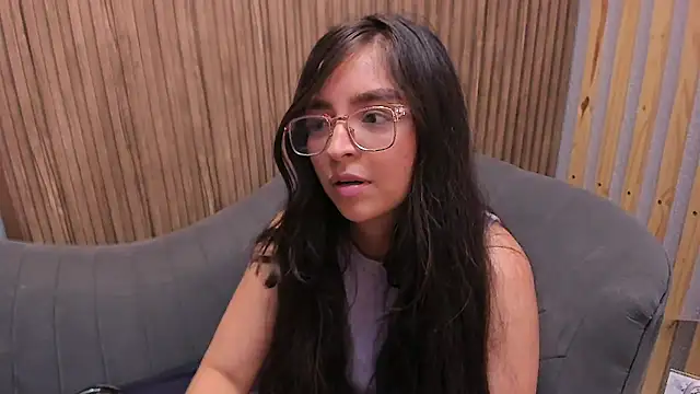 Eva Macalliter online show from February 9, 2025, 9:37 am